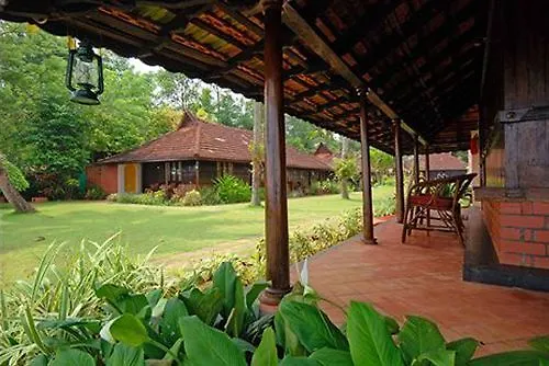 酒店 Kayaloram Heritage Lake Resort Alappuzha
